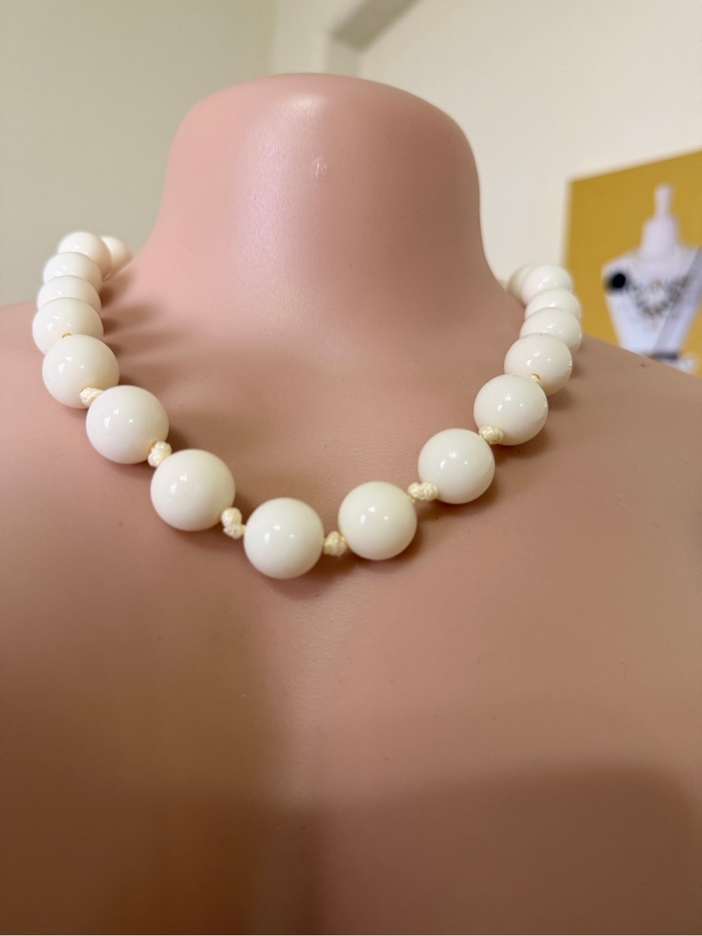 Classic Cream Beaded Necklace with Gold Accent